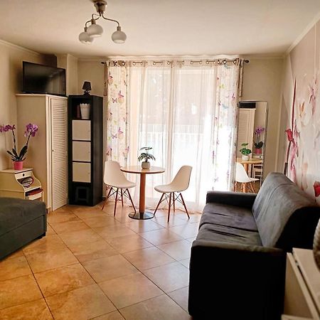 Direct Monaco Studio Devant Piscine Босолей Екстер'єр фото