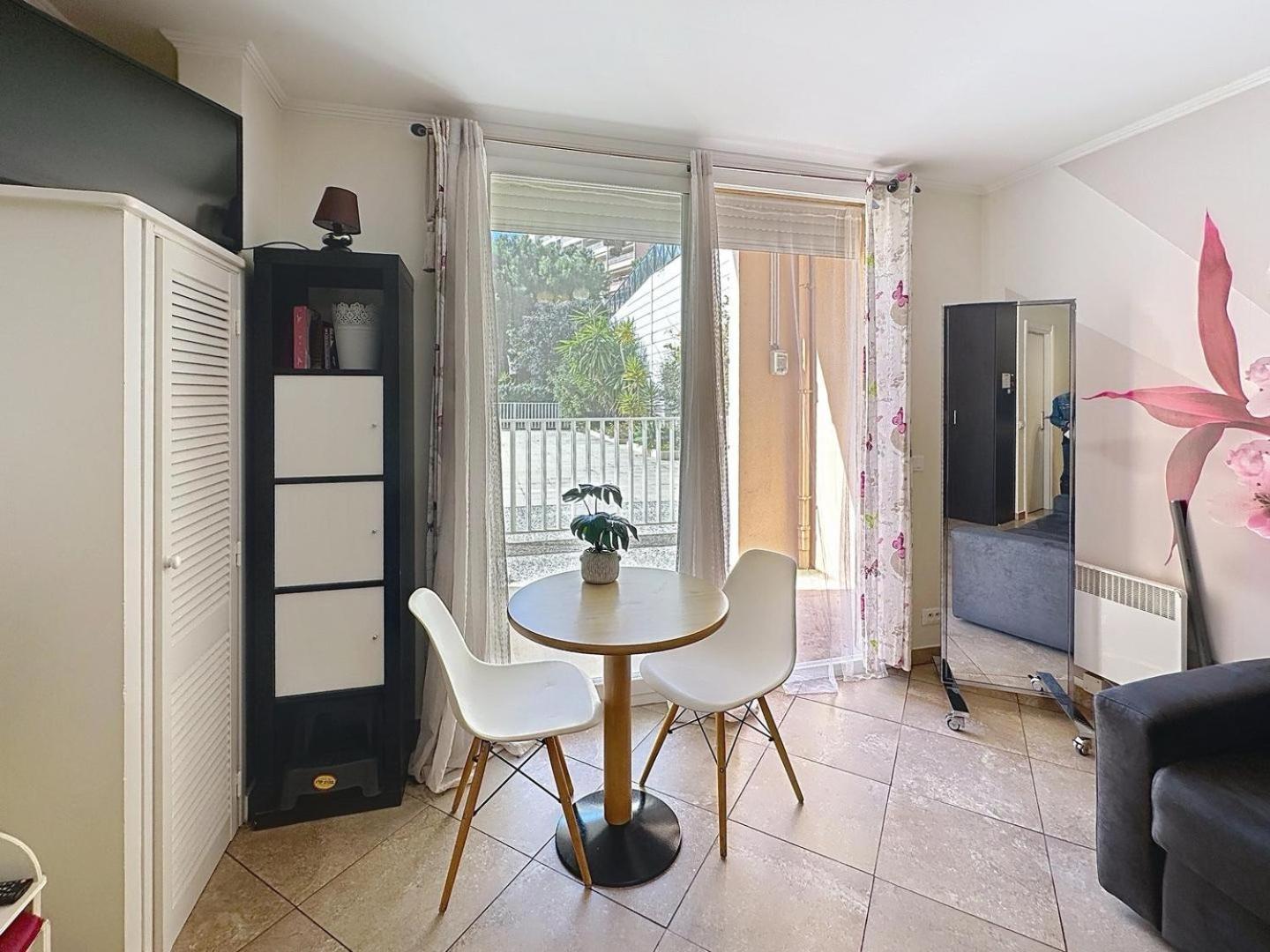 Direct Monaco Studio Devant Piscine Босолей Екстер'єр фото