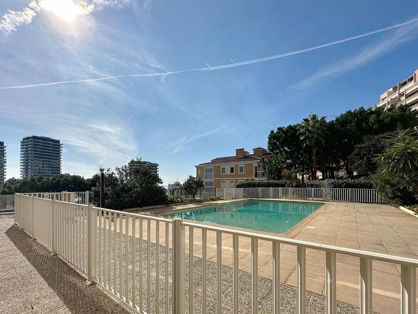 Direct Monaco Studio Devant Piscine Босолей Екстер'єр фото