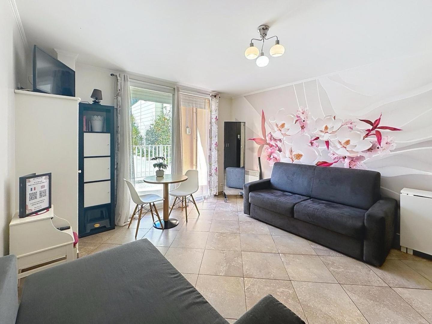 Direct Monaco Studio Devant Piscine Босолей Екстер'єр фото